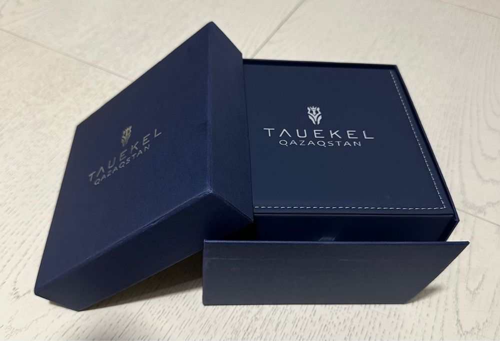 Мужские наручные часы TAUEKEL