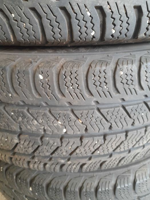 Продава джанти с гуми 205 65 16С за Опел Виваро,Рено Трафик,Нисан
