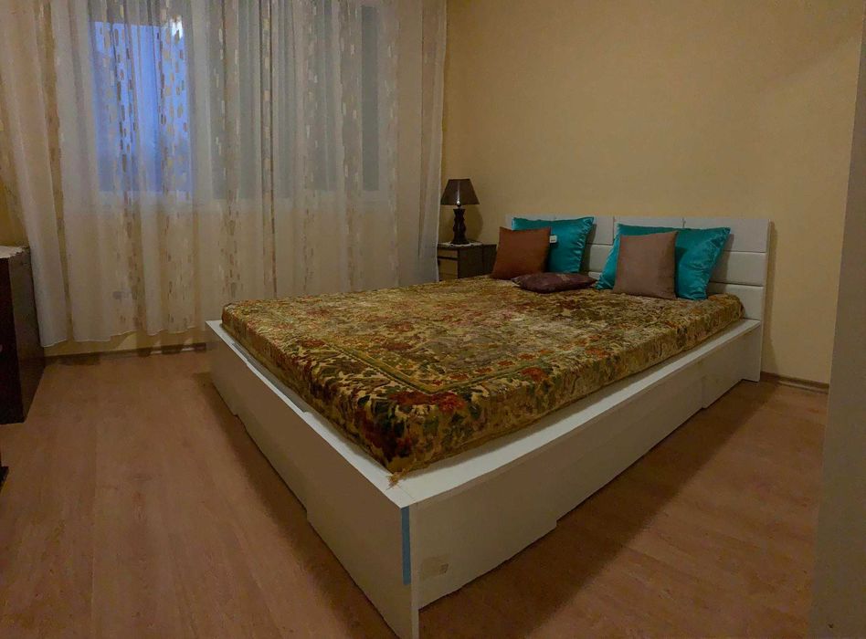 Дава се под наем Двустаен апартамент в Бургас, Лазур - 70 кв.м за 225 € - Снимка #1