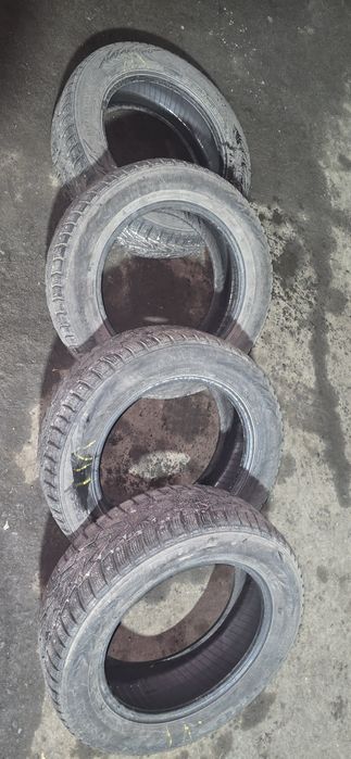 Продаю комплект б/у резины