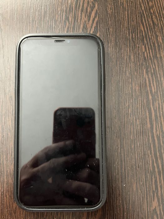 iPhone 11 черный,