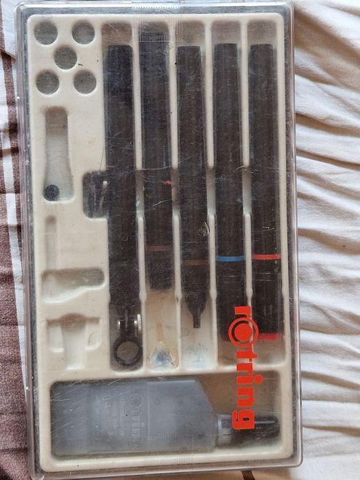 Vând 3 truse desen tehnic Rotring și Staedtler