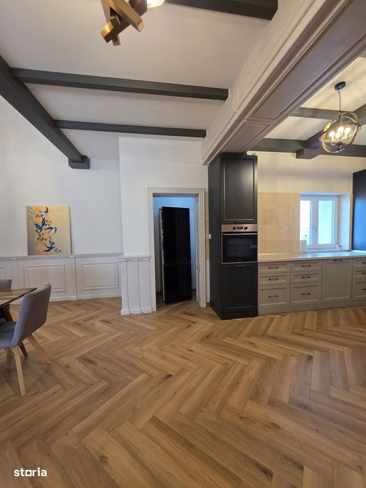 Penthouse exclusivist,parcare proprie!