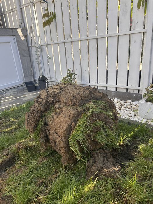 Inchiriere utilaj agricol decopertare gazon