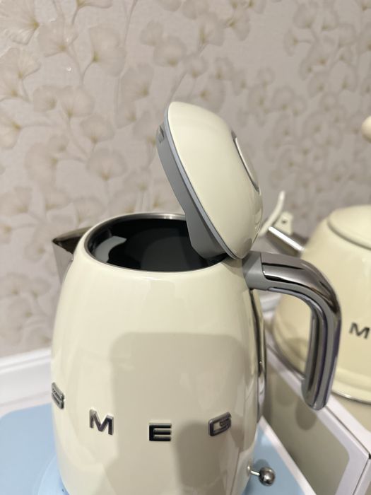 Электрочайник SMEG KLF04 оригинал.