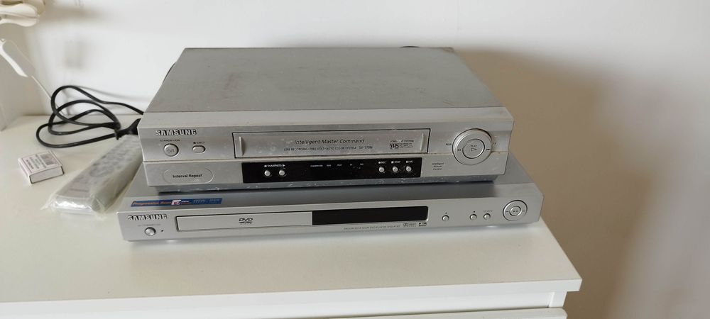 Видеокасетофон Самсунг