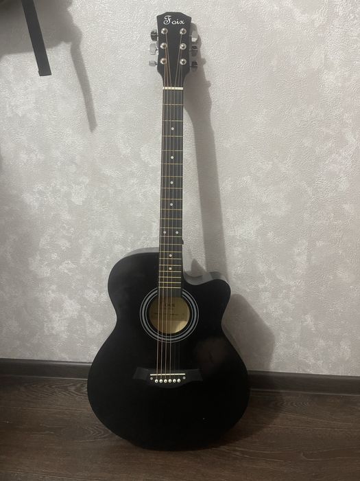 Акустическая гитара