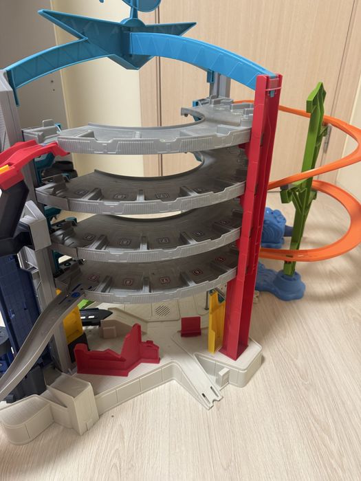Hot wheels Гараж писта паркинг за коли