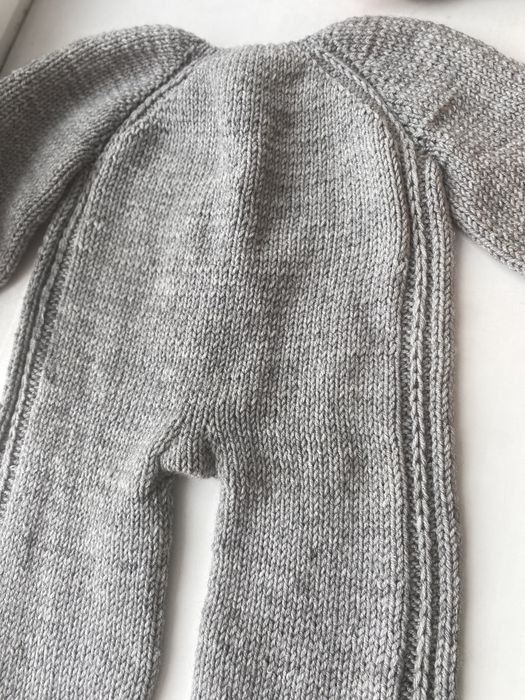 Продам вязаный комбинезон