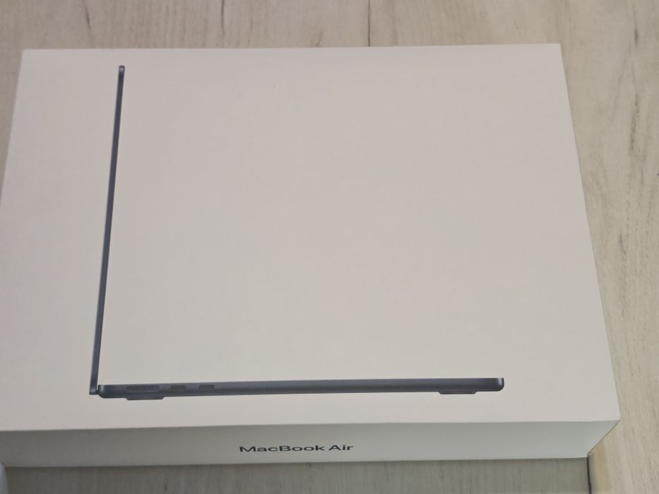 Macbook Air 13.6" M2 8 GB RAM 256 GB
