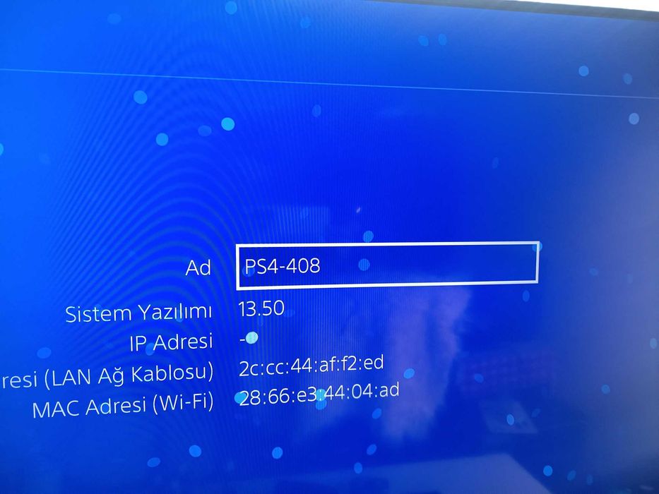 PS4 PRO 1 TB CUH-7216b с 4 игри !