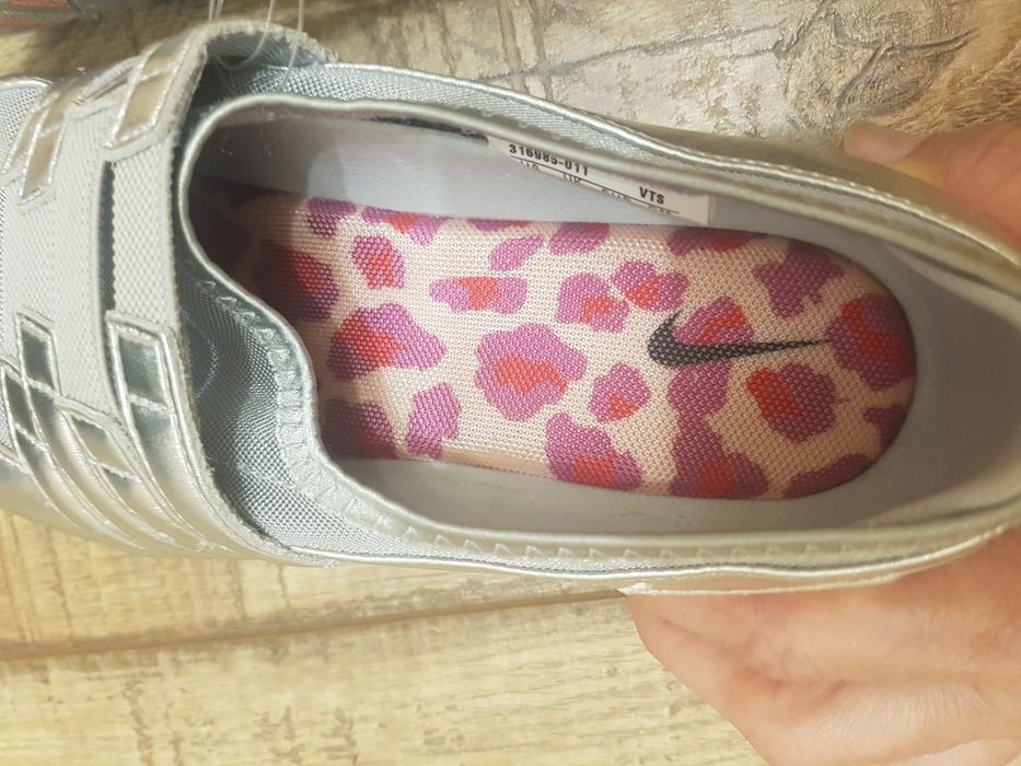 Дамски маратонки Nike