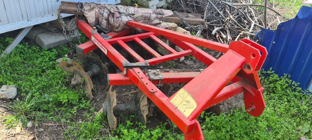 Vand disc purtat in titati .dimesiune 130m.aprope nou cu sistem de grisare .folosit de 3 ori