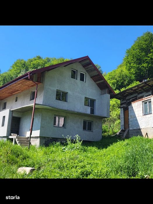 Casă de vânzare