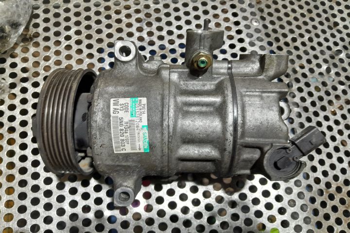 Compresor AC 5N0820803C 5N0820803C Skoda Octavia a 2-a generatie (fac