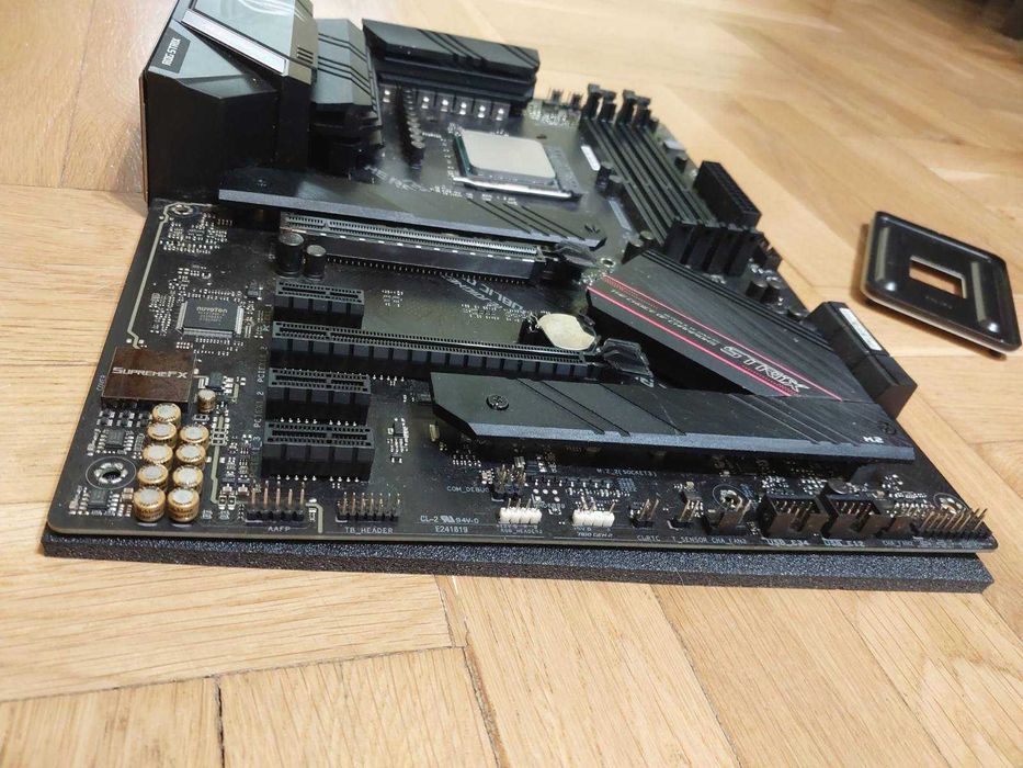 AMD Ryzen 5 5600X + Asus Rog StriX B550-F Gaming