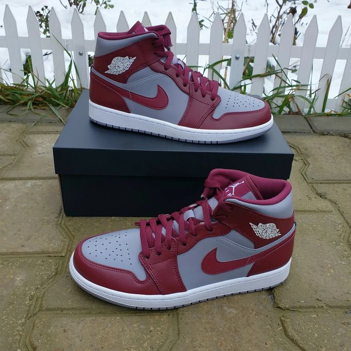 Jordan 1 mid "Team Red"