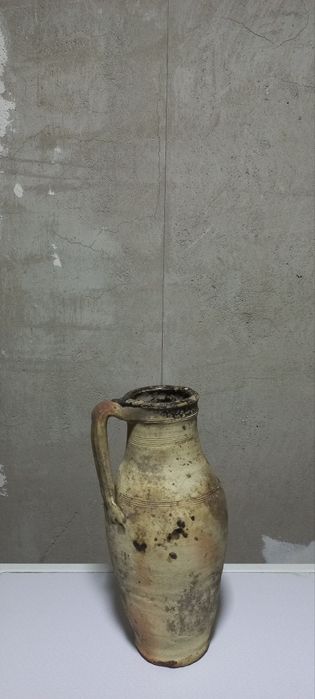 Antikvar narsalar sotiladi