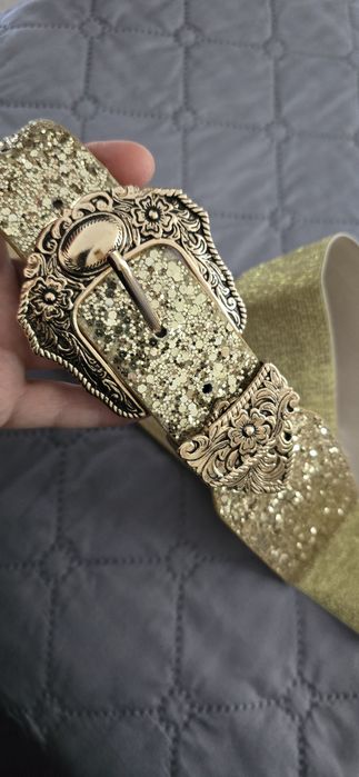 Дамски колан златист