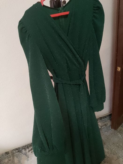 Vecirni koylak sotiladi