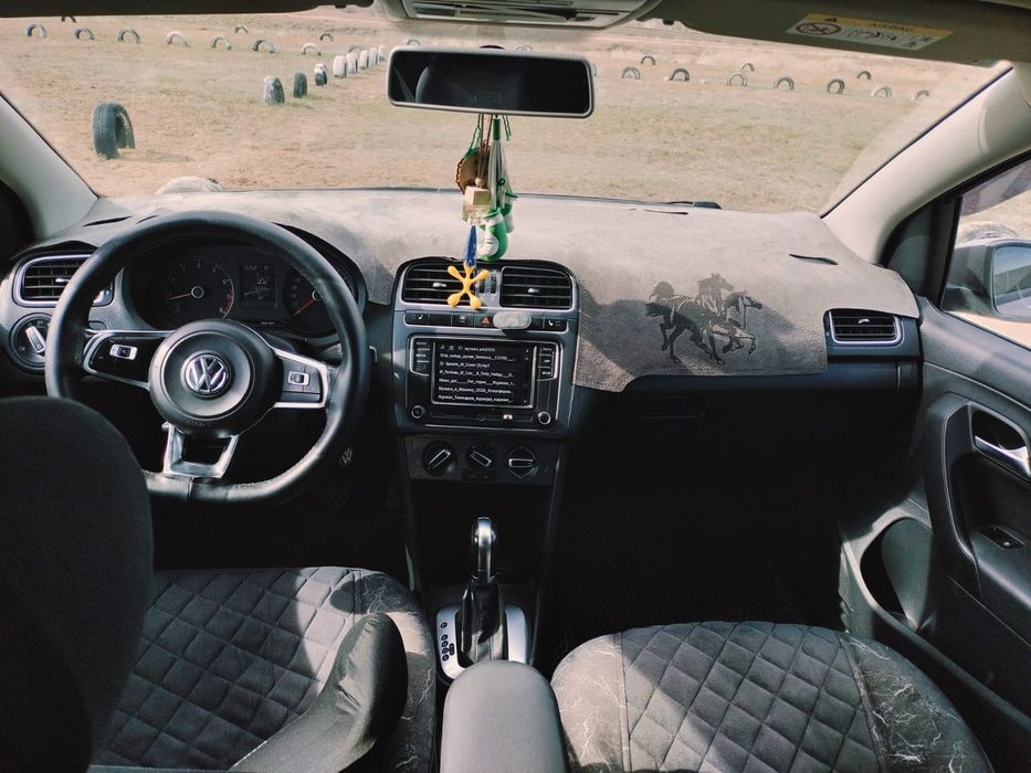 Продам машину Volkswagen polo