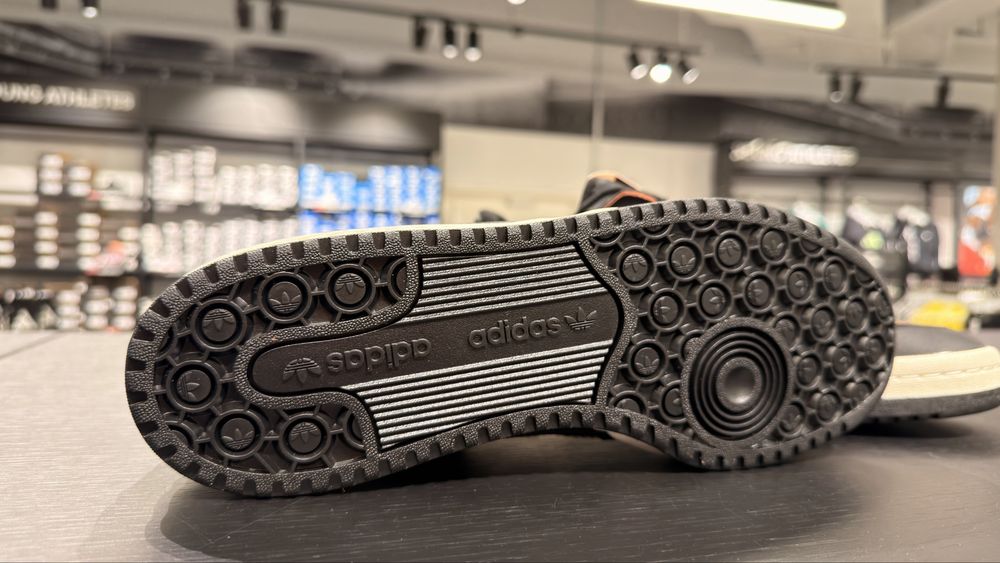 Adidas Forum Low Cl originali la cutie ( marimi 42 la 46 )