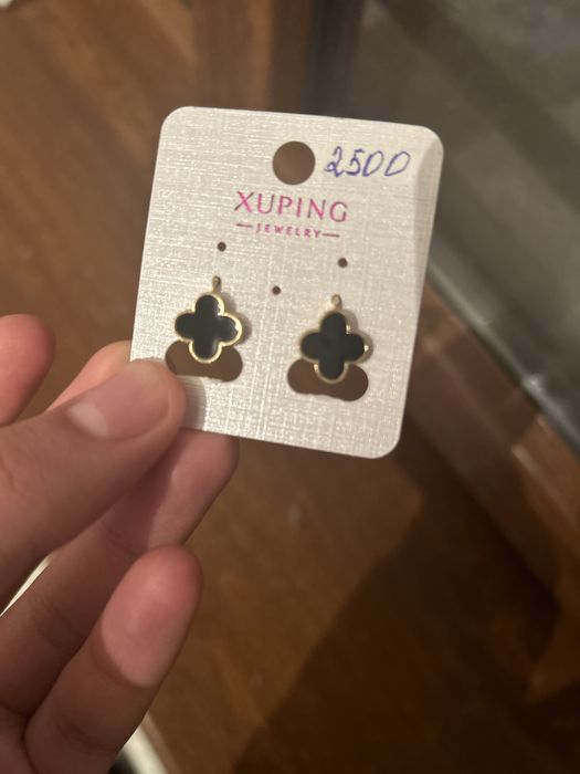 Трендовые модные серьги