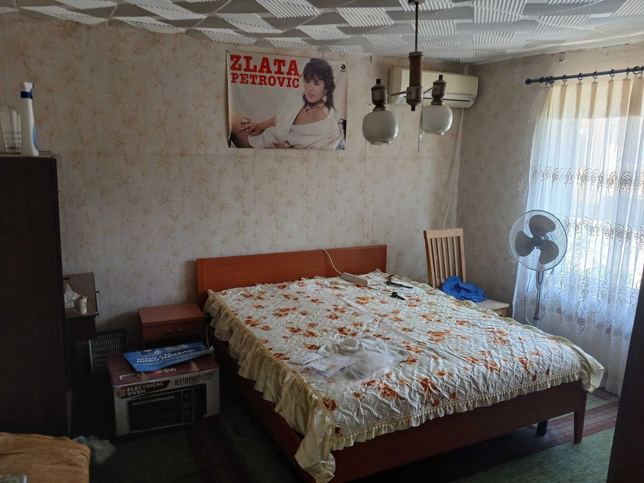 Продавам къща в село Гиген тел.за връзка 0899934142,0896418272