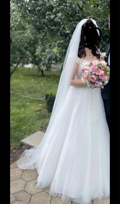 Vând rochie de mireasă, în stare foarte bună