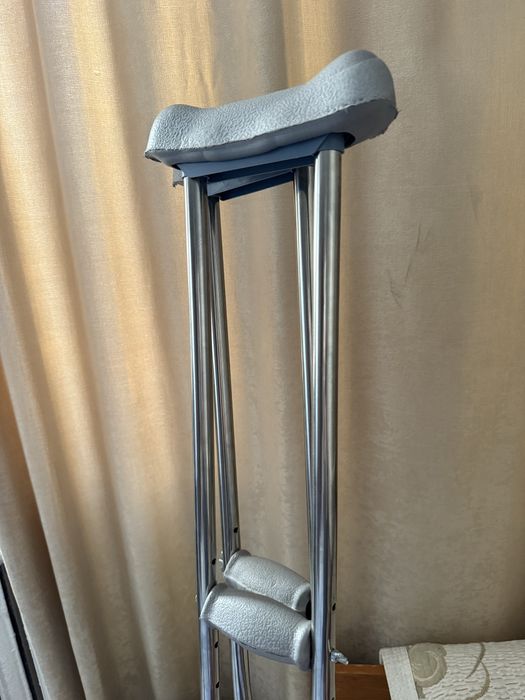 Костыли в отличном состоянии