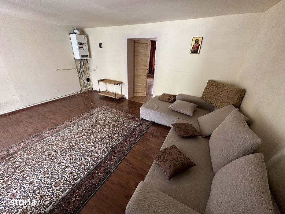 Casa cu 8 camere + 800mp teren Cisnadie zona Centrala