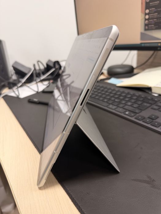 Microsoft Surface Pro 9 5G – 16 GB RAM / 512 GB SSD