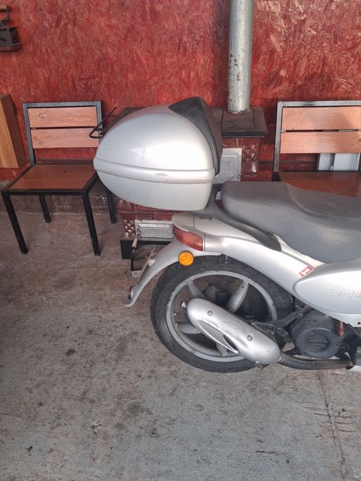 Scuter 50 aprilia scarabeo