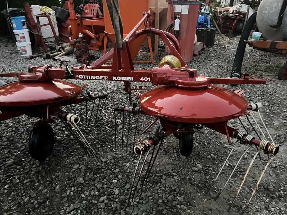 Grebla de adunat si inprastiat 2 in 1