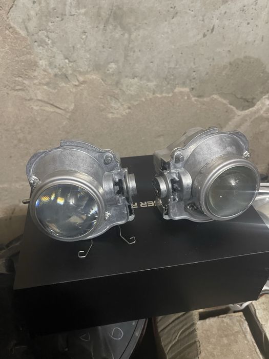 Линзы передних фар на лексус GS 300