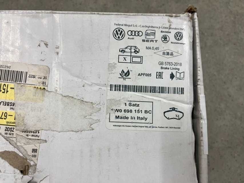 Оригинални дискове с накладки за Audi A4 B9 2.0 Quattro CYMC 252к.с