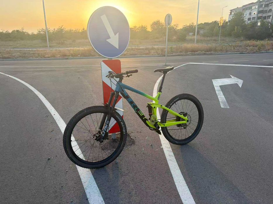 TREK REMEDY 8 yt M/L колело перфектно RockShox LYRIC**