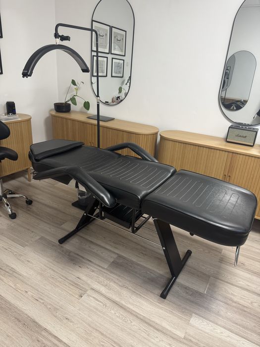 Vand pat reclinabil de cosmetica negru , conditii foarte bune