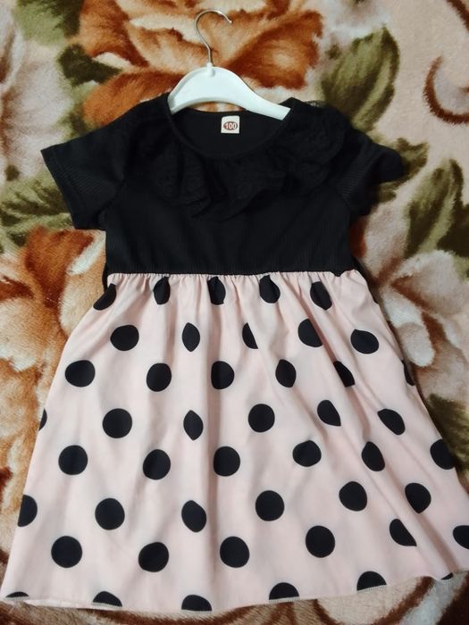 Платье на девочку размер 100 на 2-4г