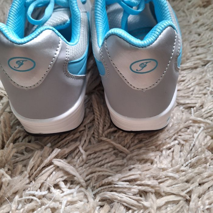 Нови маратонки, стелка 24,5 см , 38р.