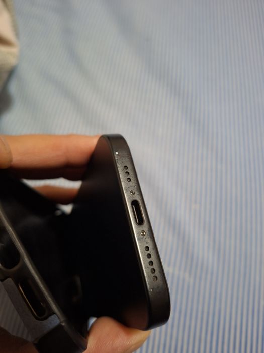 Vând/Schimb iphone 15 Black neverlocked