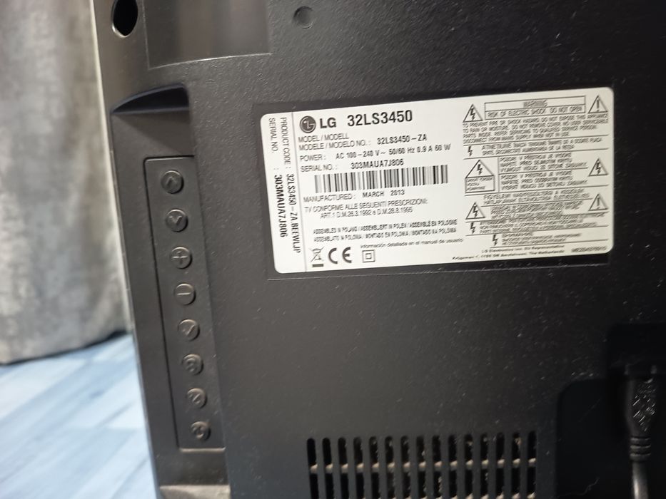 Телевизор LG 32*