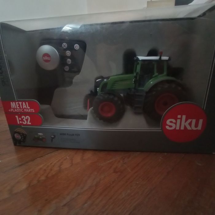 Трактор с дистанционно управление Сику