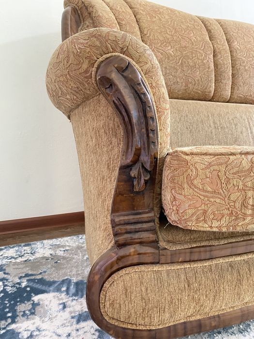 Трёхместный диван+2 кресла