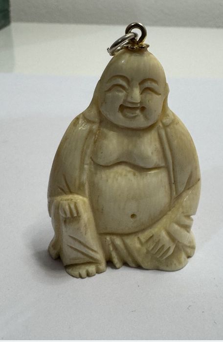 Vînd  talisman cu buda vesel  aducător de noroc și prosperitate .