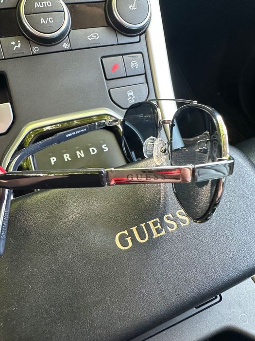 Чисто Нови Очила Guess