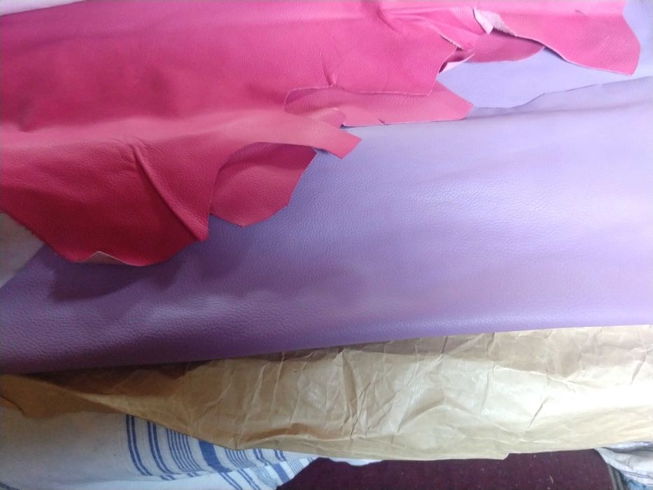 Продавам италианска естествена кожа ,за чанти, аксесоари, тапицерия