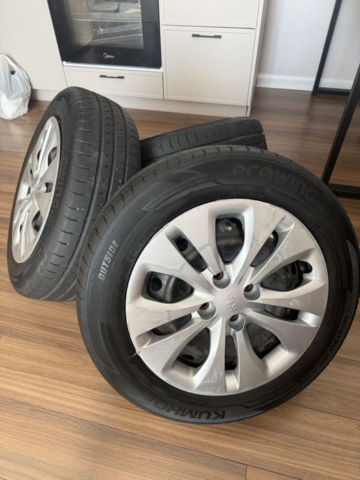 Продам резину с дисками R15 лето