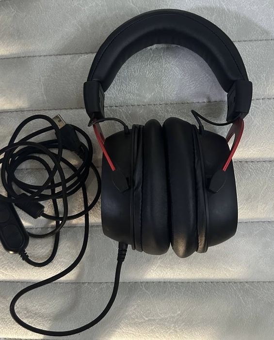 Naushnik sotiladi holati ideal madeli gaming X