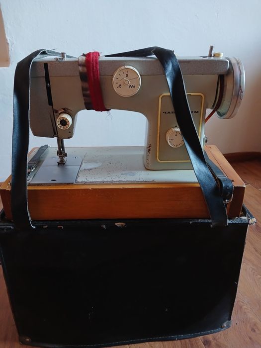 Продам швейную машину
